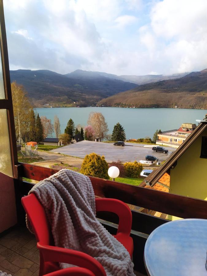 Jezero Apartment