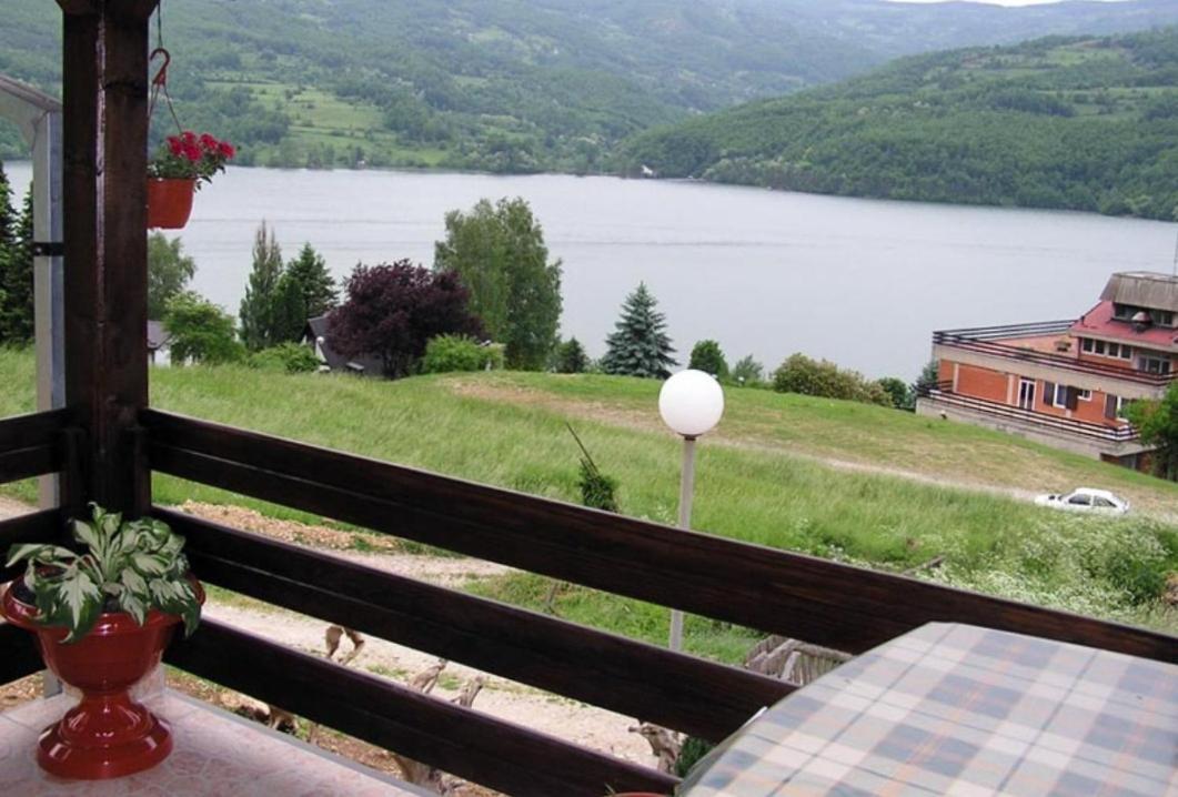 Jezero Bajina Basta